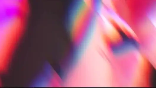 Marin trainiert löcher mit großem spielzeug und taucht in sperma ein