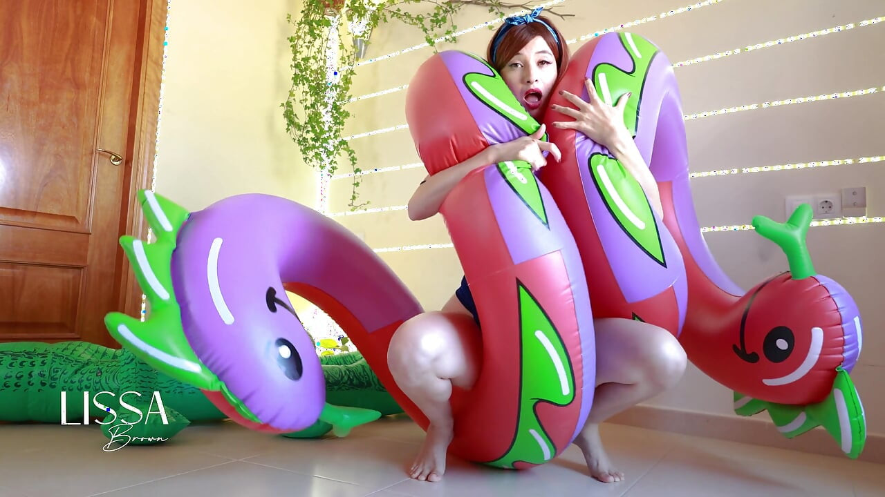 나는 거대한 팽창 뱀의 먹잇감이다