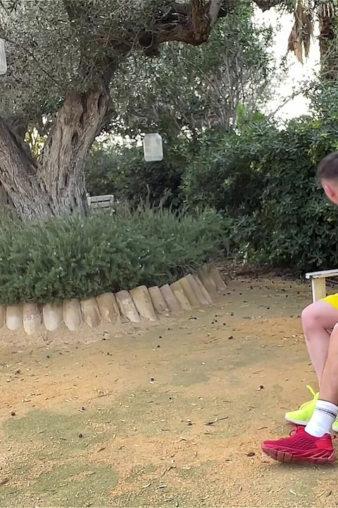 AGF：我和朋友在公园里玩得很开心! 包括尿