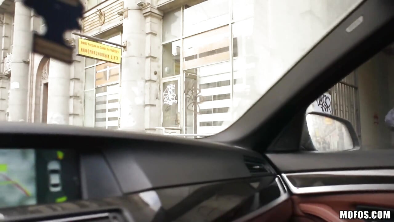 Mofos - Gorgeous Rebellious Babe Kitana Offers Her Tight Ass & Pussy to the Taxi Driver Timo for Free Rides