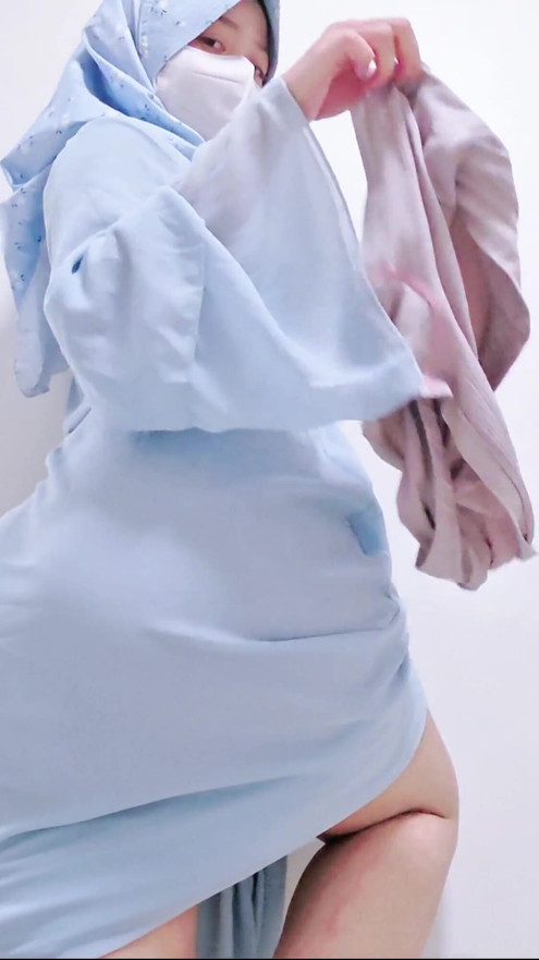 POV: Hijabi Girl With Big Ass Elegant Blue Abaya Tease. | Clip 1