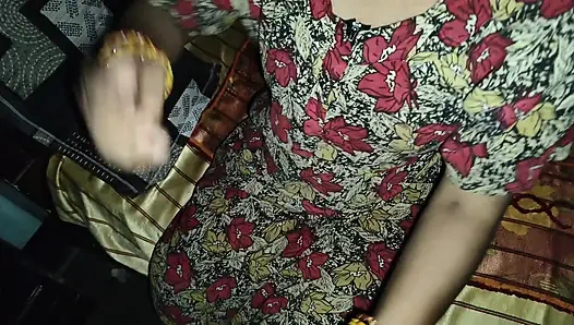 Hintli kadın sakso çekiyor