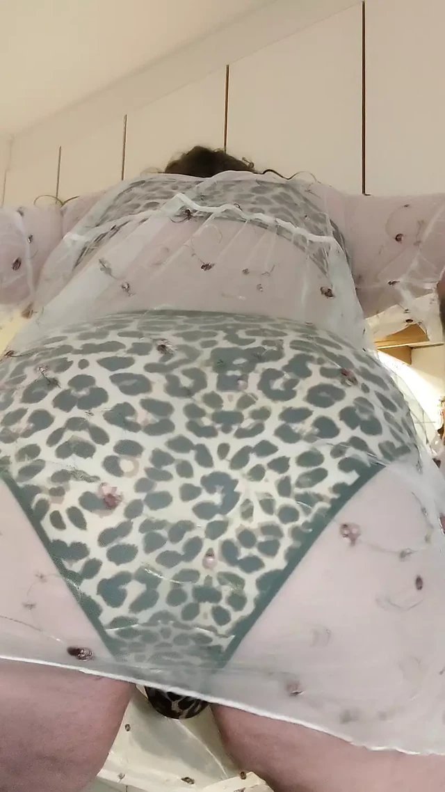 Kitchen strip, Big Ass Wide Closeup,,