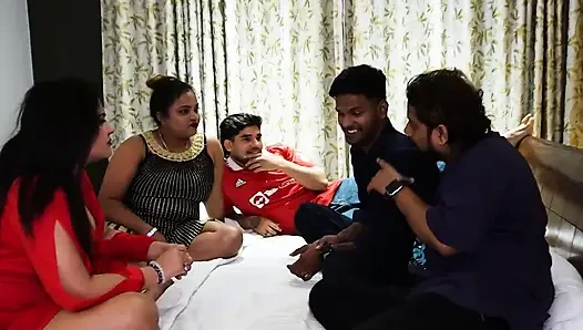 Три хостела Freind вызывают своих подружек, чтобы потрахаться и Grand Masti, хардкорный гэнгбэнг