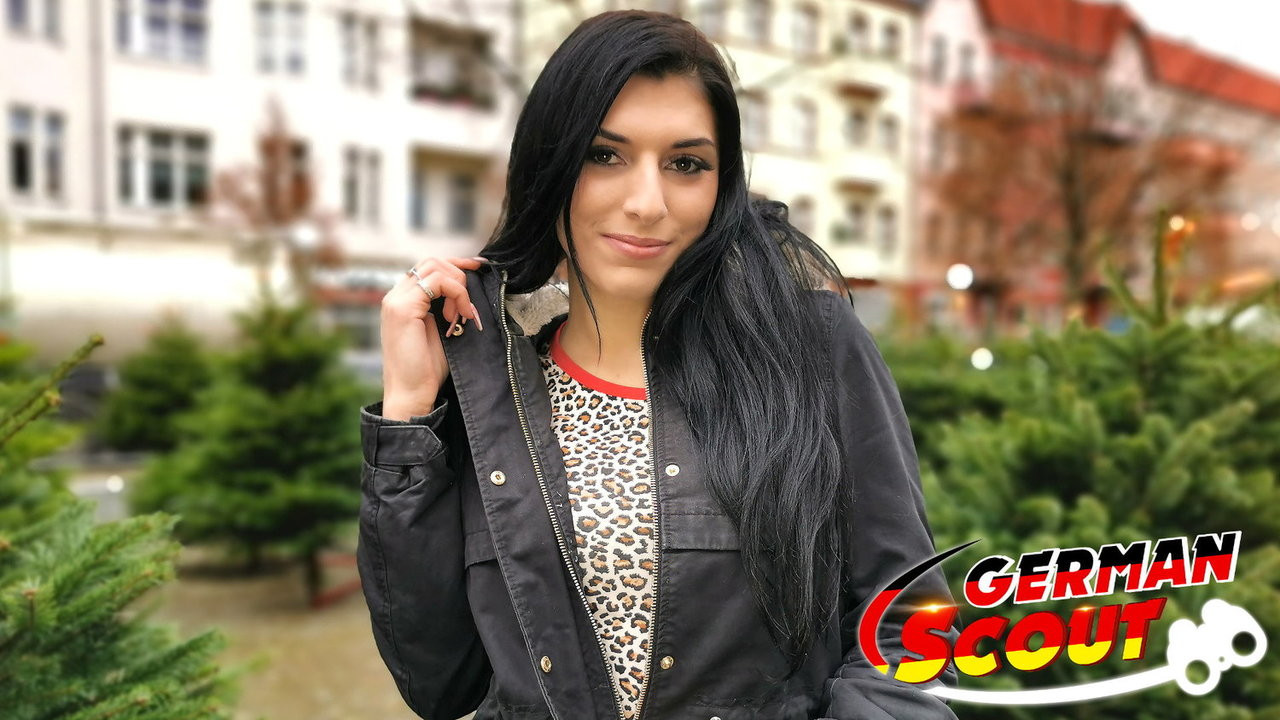 Alman izci - pikap dökümde sevimli genç kristall fuck