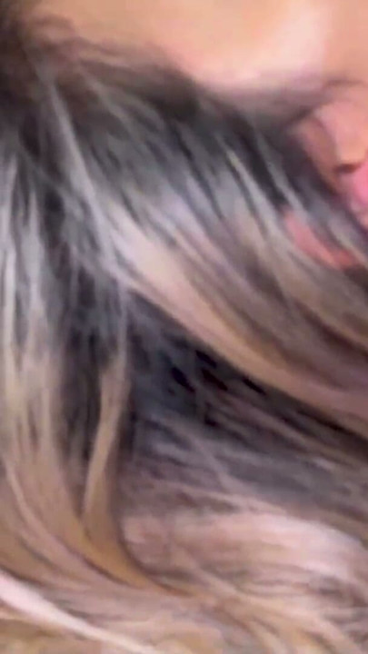 Busty blondine knepper sin cuckold-mands ven efter et tabt spil, Naty Delgado, Dani Clark | Klip 1