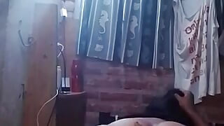 Nevjerojatna cura s vrućom guzicom jaše me jako jako