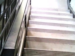 paja en las escaleras......