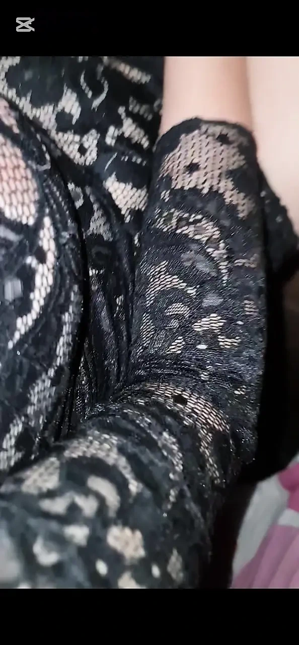 当我在 Camsoda 上直播时，老公看着我