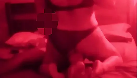 Istri panas berkencan saat suaminya pergi.