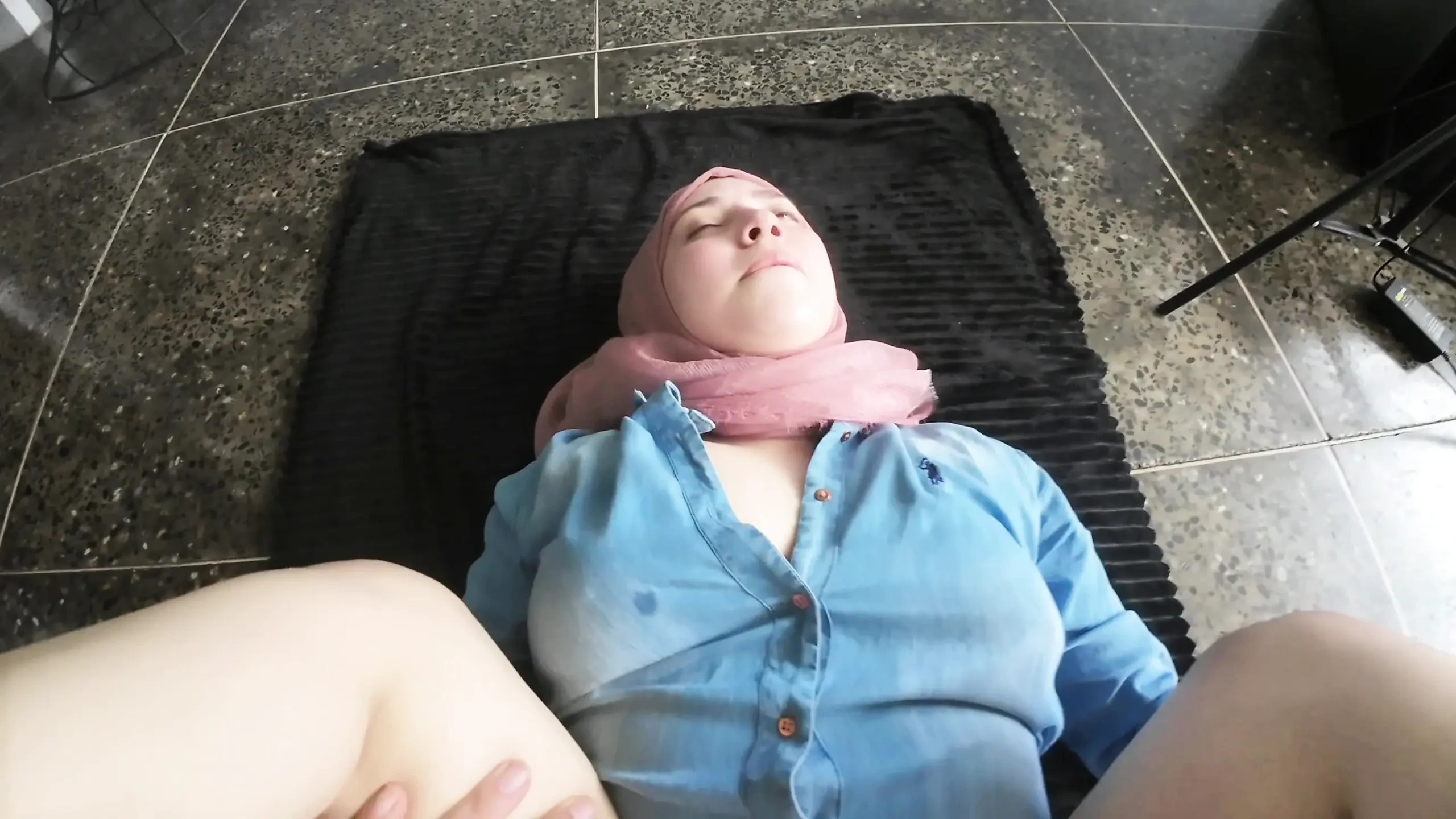 Arab sex hijab, stepsister  Saudi fucks deliciously (part II)