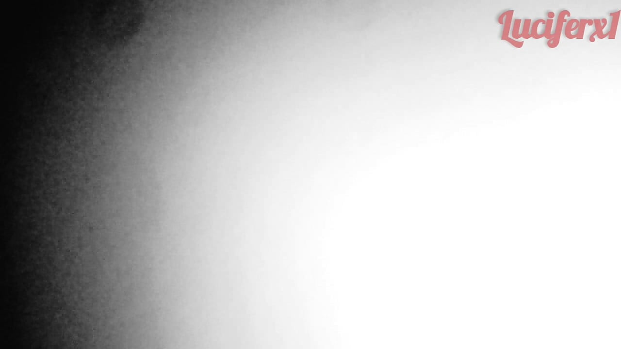 लंबी जींस पैंट में सख्त बड़ा काला लंड