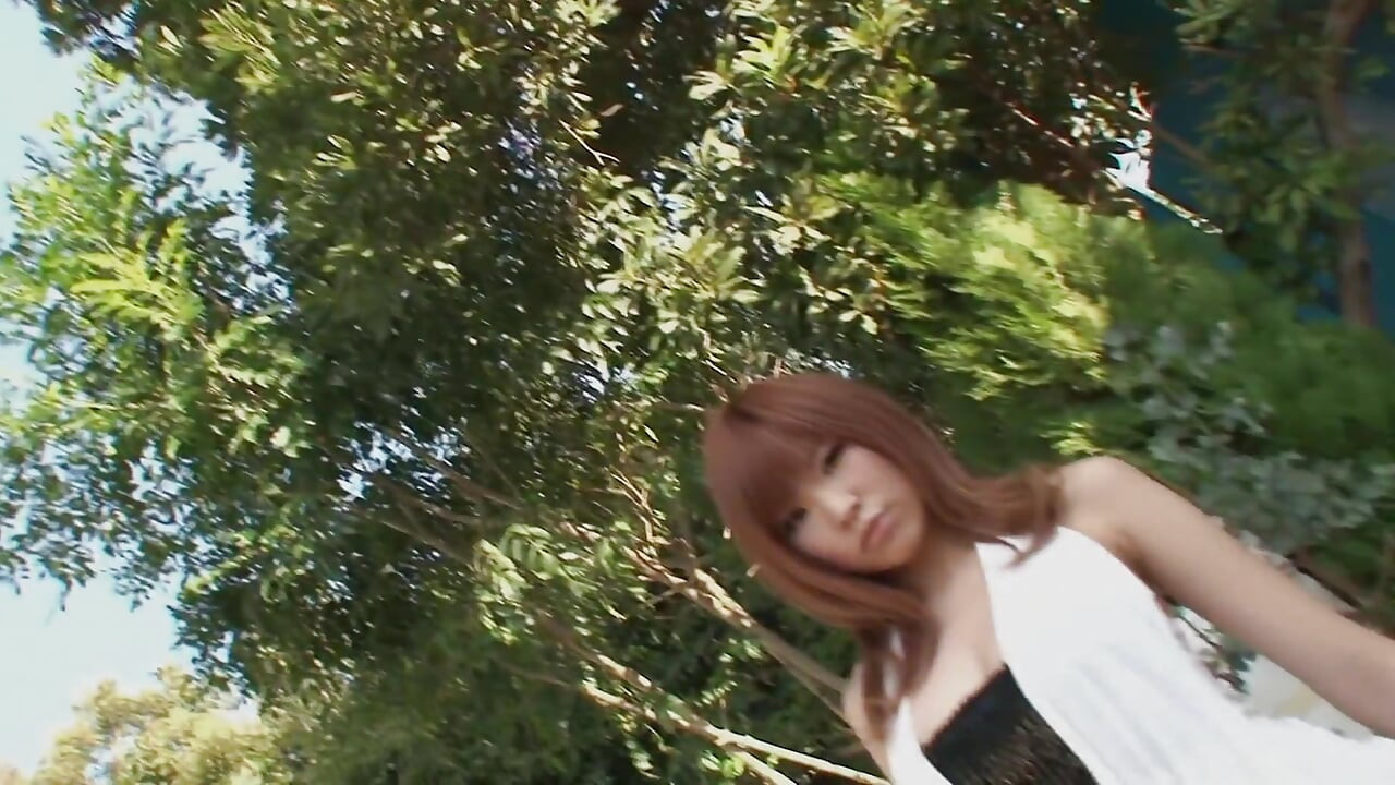 Si cewek nakal jepang rambut merah suka banget dientot di tenggorokannya