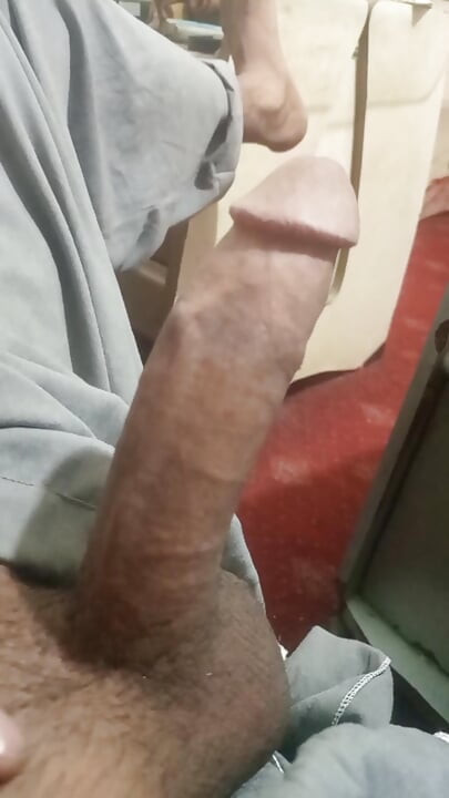 Anyone who wants to enjoy a sexual relationship with me and have a real relationship with my cock can contact me.