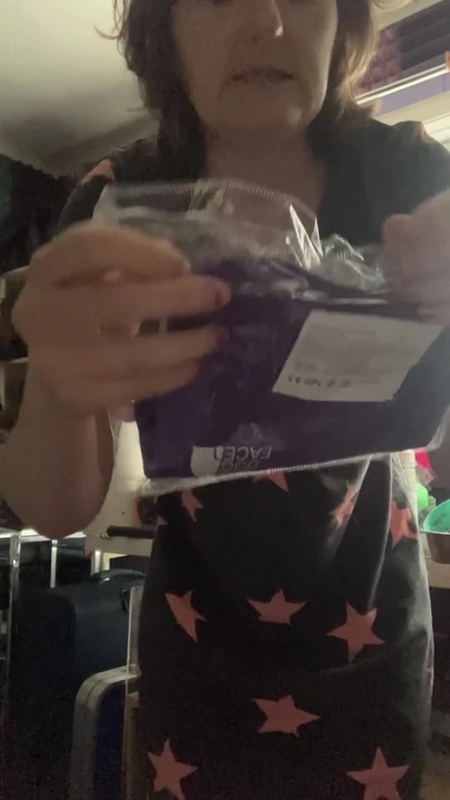 Flashing my amazing, unique body whilst opening a package after the postman ruined my orgasm | Clip 1