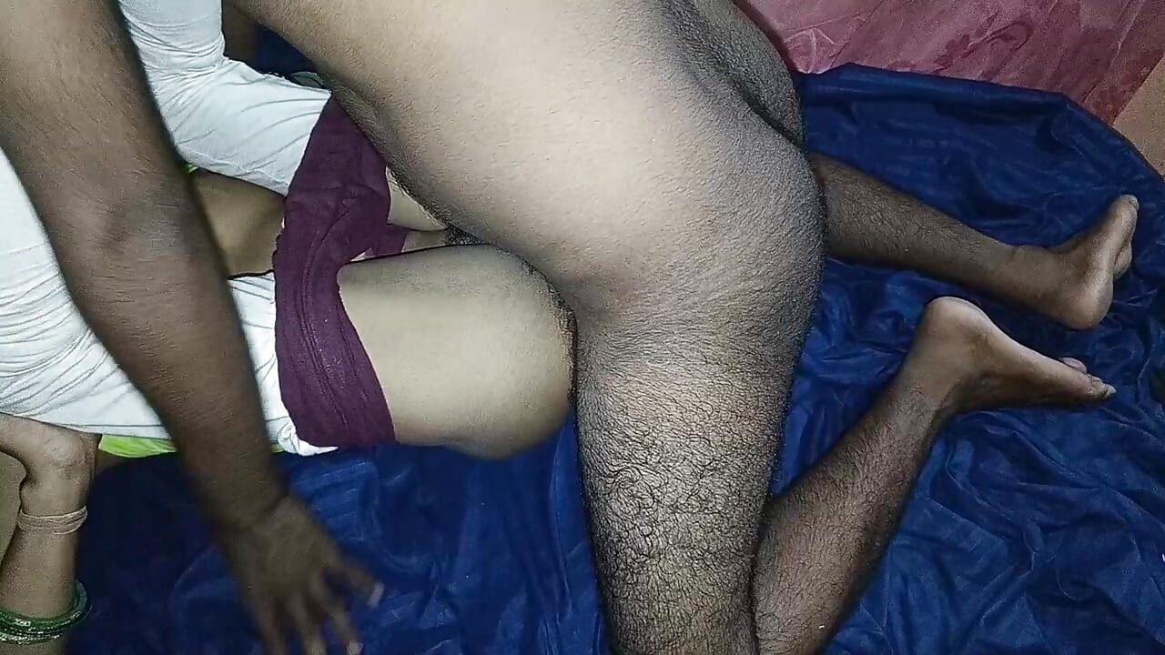 Desi local village teen girl outdoor XX video Indian beautiful village girl outdoor sex video