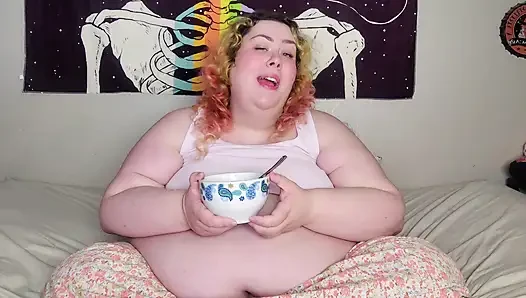 Eat A Snack With Me: Jello Fruit Salad