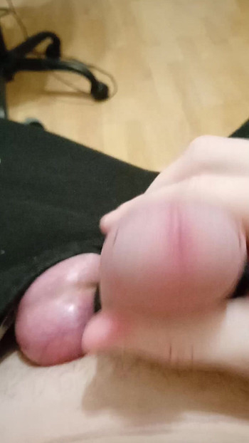 I am the king of masturbating my thick and sweet cock