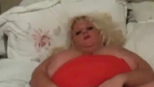 Sesi bermain mainan solo si cewek hot rambut merah