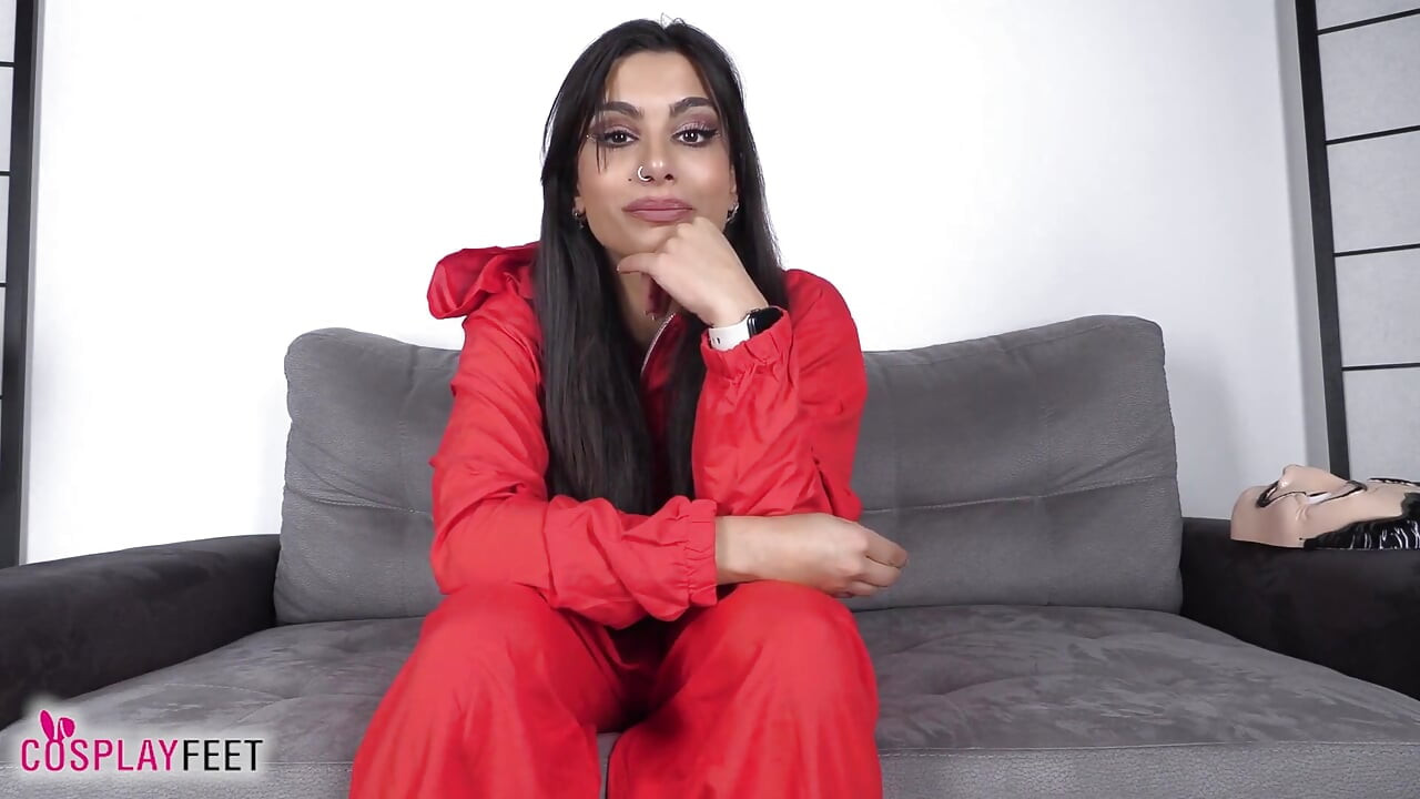 Hot Babe Lara in Her Casa De Papel Costume Adores Presenting Her Magnificent and Clean Feet on the C