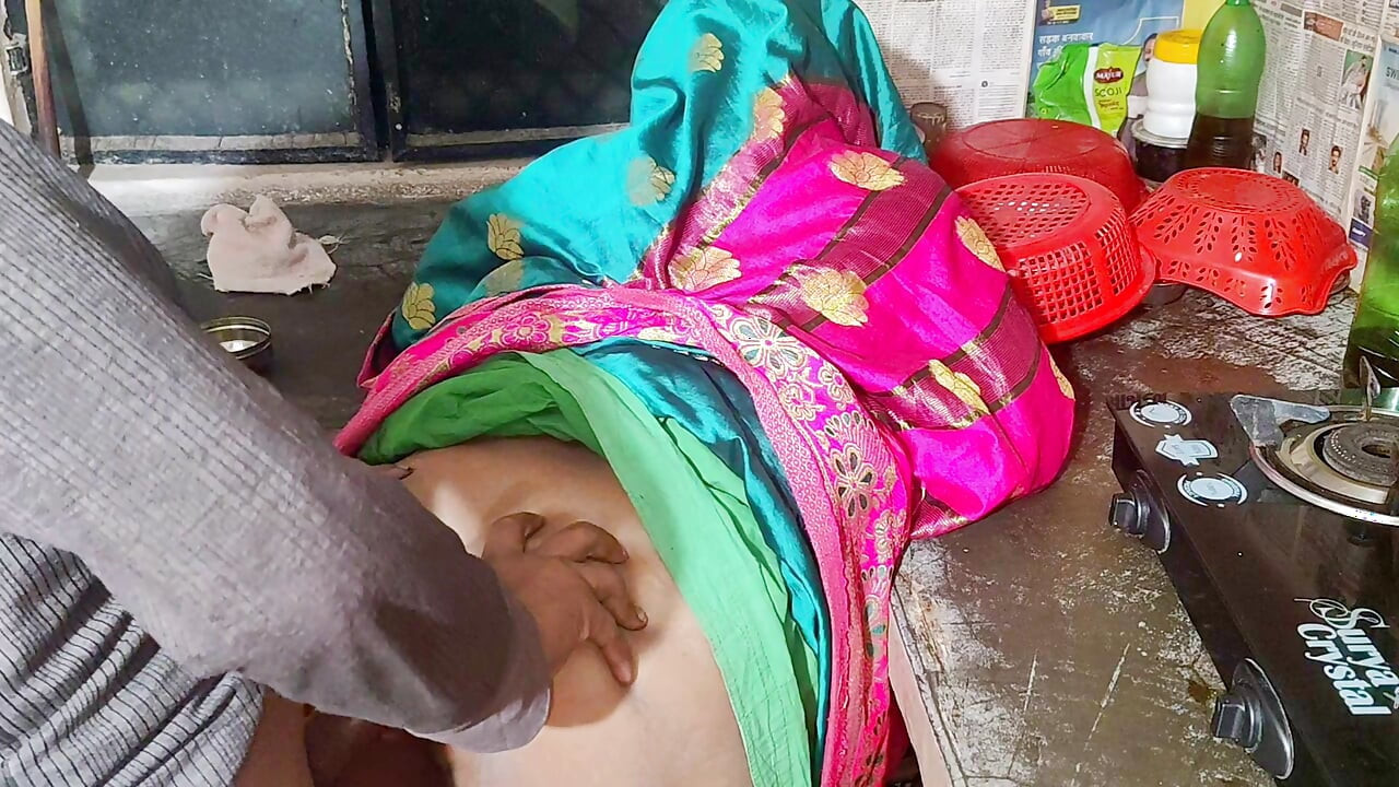 Mama suge fundul mare și pula