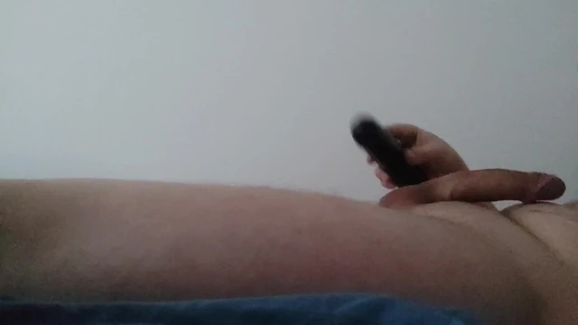 YOUNG 19 YRS OLD USES 19CM DILDO IN ASS