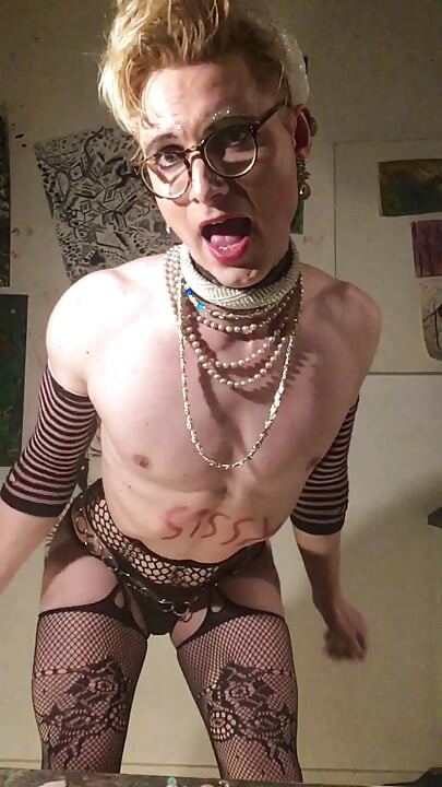Girly Sissy Bitch! Jes Brinch Is a Weak Loser!