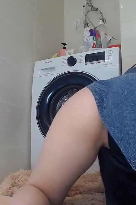 Üvey kız U için boşalıyor
