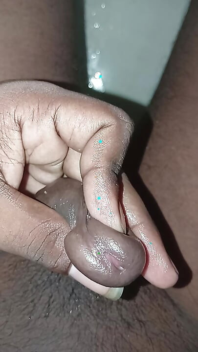 Se você tocar, o material sai do buraco Gay