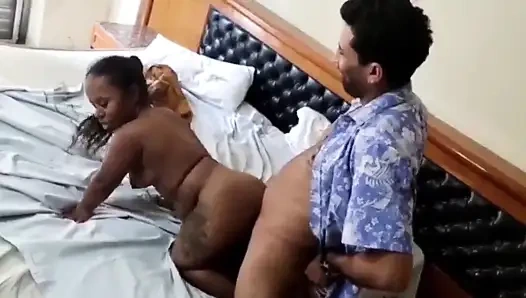 Jbs zwerg wurde gemacht, um stiefvater ihren hintern zu zeigen