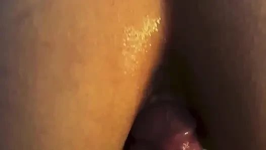 Seks anal pasangan amatir dan creampie pantat