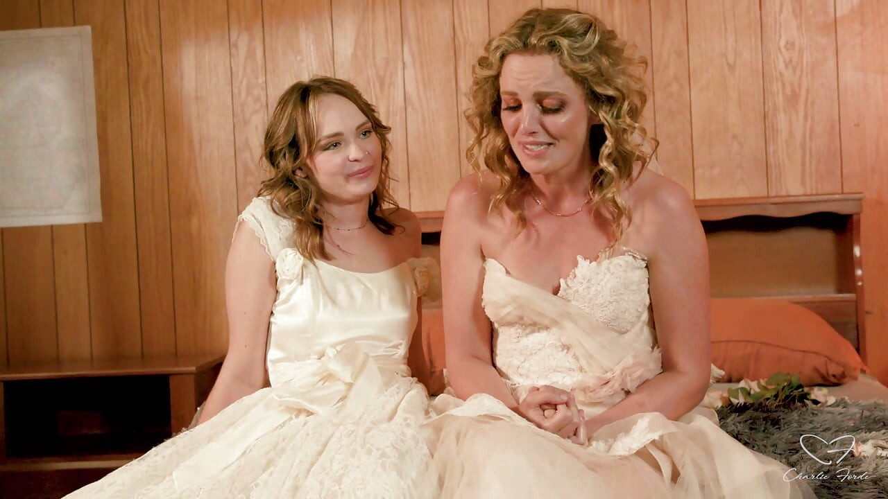 Interview: Marriage and Eloping Featuring Charlie Forde, Lilly Bell
