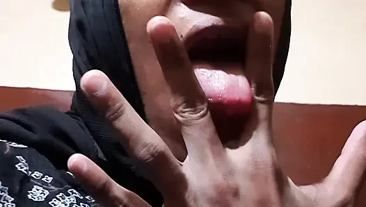 Desi sexy crossdresser fingering