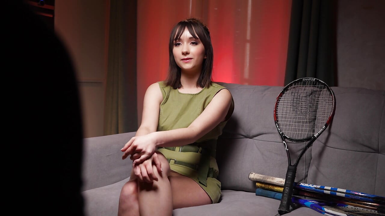Abby 2'ye kadar penis istiyor