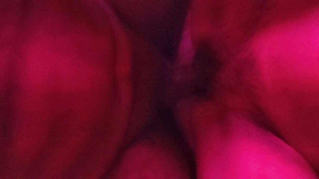 18年處女女友性愛，第一次性愛的可愛印度女孩，德西印度女友用力吸吮，