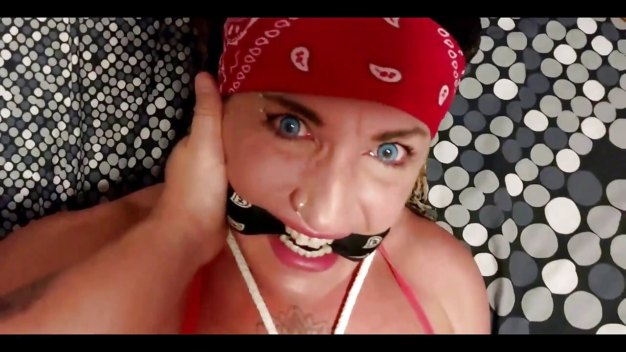 Kutiya ki tarah larna