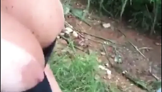 Bela trans bunu bırakmaz ve pasif bir şekilde sevişir