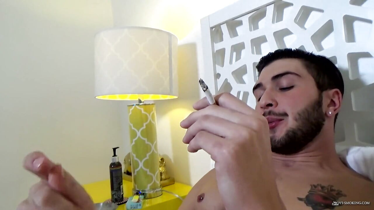 Chilling with Smoking Jock Justin