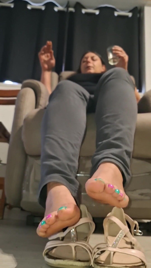 Stay ignored at my feet and dirty sandal | Clip 2