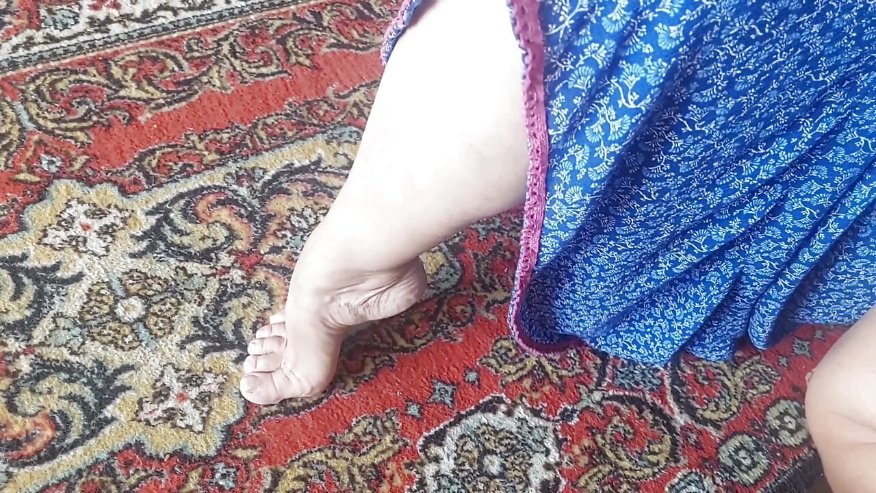Selenan lähikuvat Jalat poseeraavat ja suihinotto nielevät