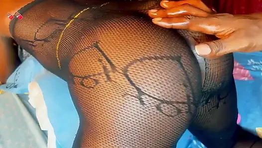 Lass den chef für einen fetten Paycheck alles in meinem arsch graben !! Er fickt meinen knackarsch so gut!!