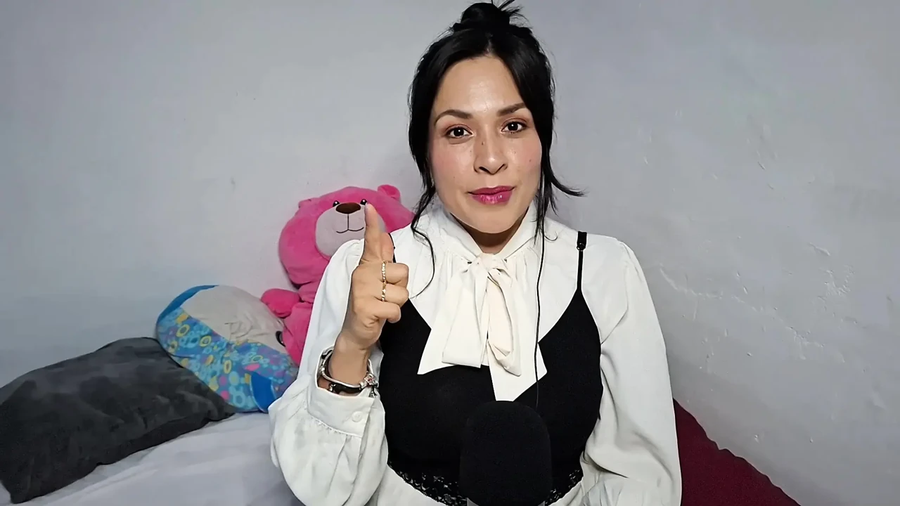 ASMR Psychologist analyzes your personality!