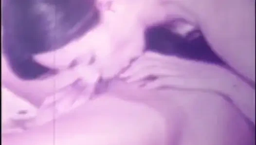 Desiree West vajinamı yalıyor