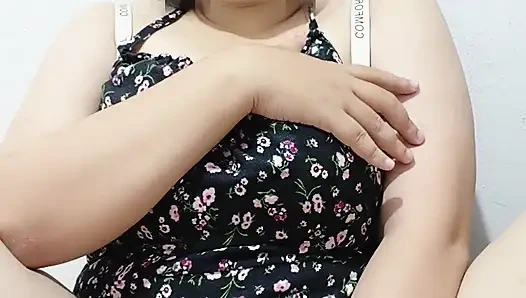 Красивая канарейка, сексуальная и соблазнительная