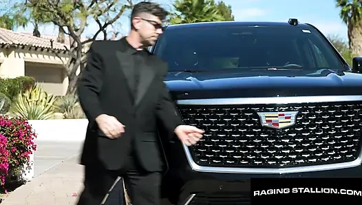 Azgın aygır - havuz başında itaat - Patrick McDonald's büyük yarak üzerinde miles fallon