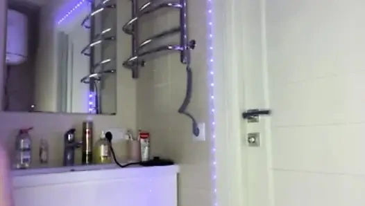 Incredible squirt cumming with a lot of splash