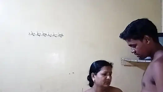 Yaşlı desi teyze seks genç oğlan tam sert seks