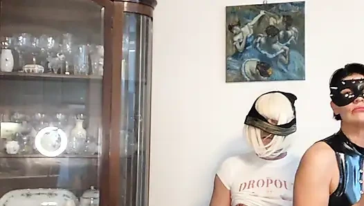 Gel benimle boşal, orgazm bir an için her şeyin üzerine yazan acımasızca güçlü, ezici bir his