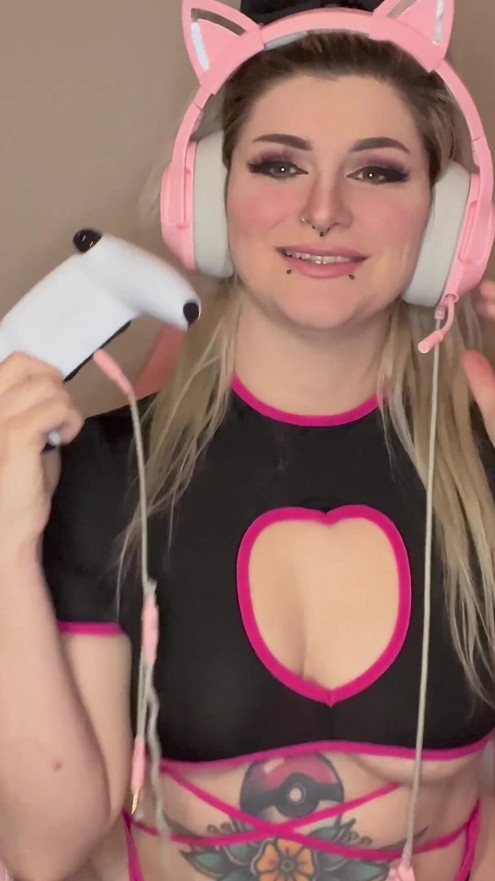 Gamer Girl Striptease