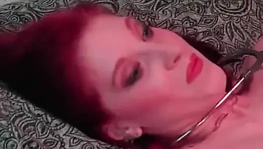 Rothaarige schönheit wird leidenschaftlich ausgefressen